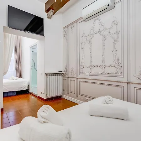 Daire Spanish Square - Romedreamhome *