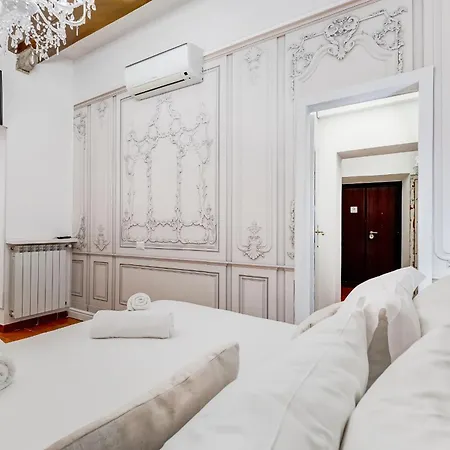 Daire Spanish Square - Romedreamhome *