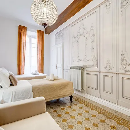 Апартаменты Spanish Square - Romedreamhome